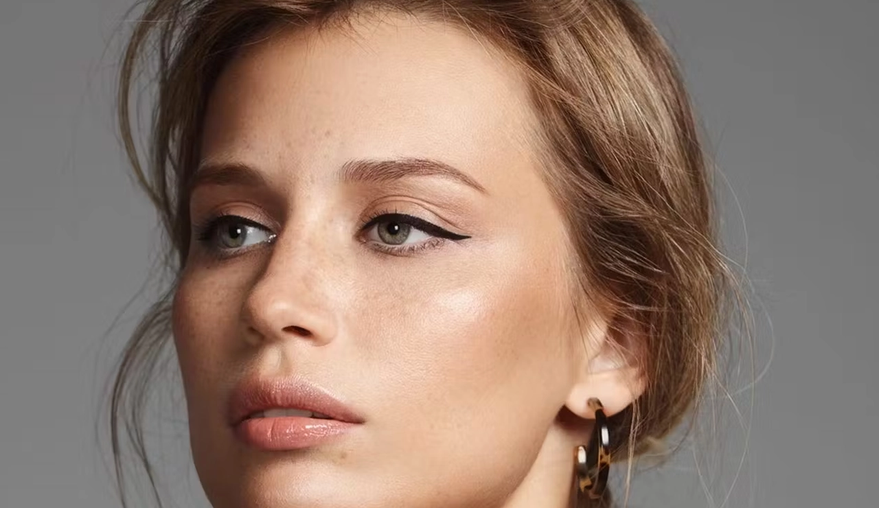 Revision rhinoplasty from our Tijuana, Mexico facial surgeon, Dr. Illich, can correct problems caused by a previous nose surgery.